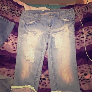 There ripped Capri jeans